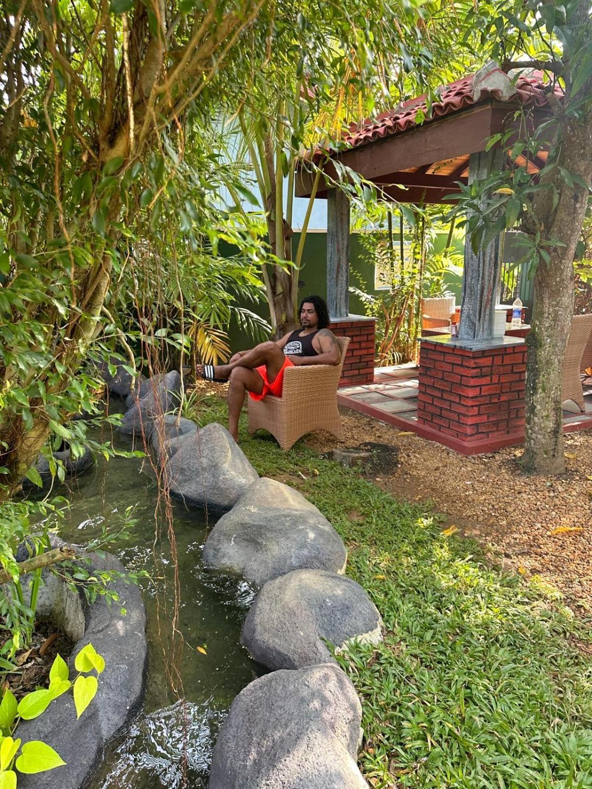 ホテル Aliya Lanka ベールワラ エクステリア 写真