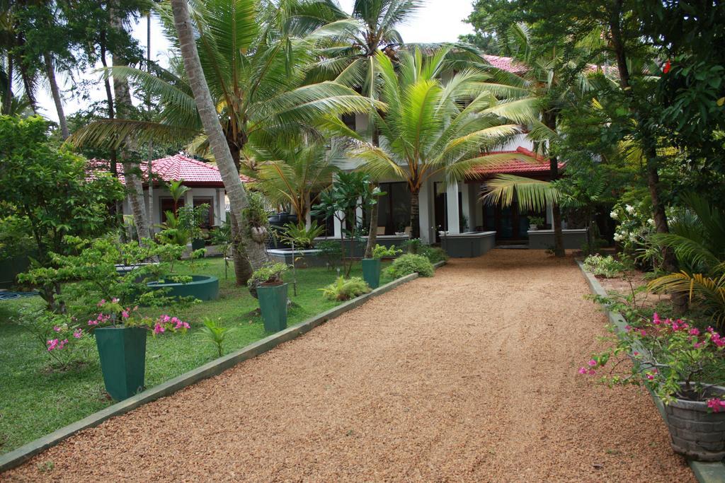 ホテル Aliya Lanka ベールワラ エクステリア 写真